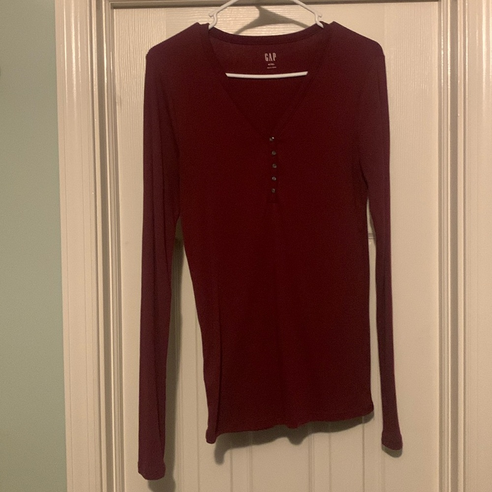 Never worn! Tall length Gap shirt